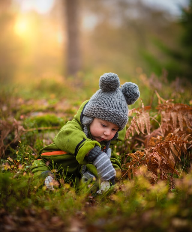 jak ubrać dziecko na spacer jesienią