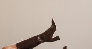 Buty do dzianinowej sukienki na jesień