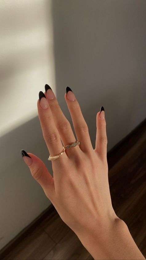 Czarny french manicure jak zrobić