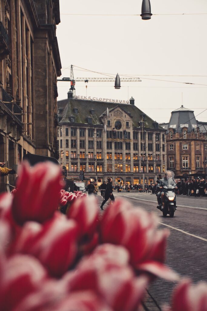 Jak się ubrać do Amsterdamu wiosną