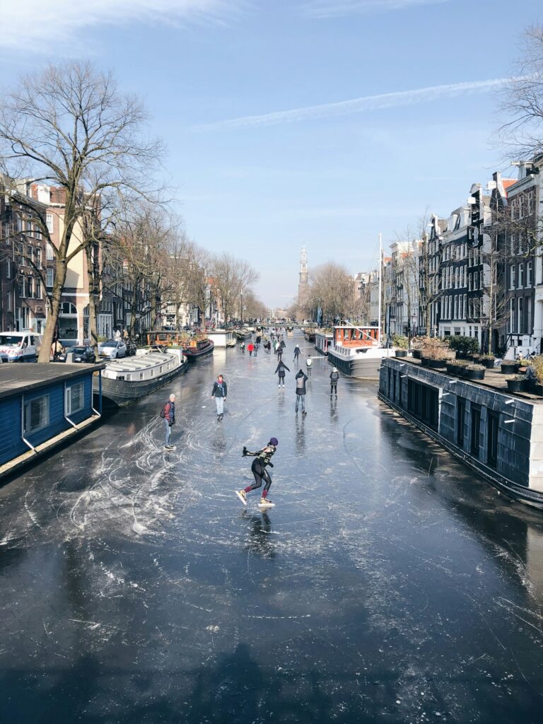Jak się ubrać na wycieczkę po Amsterdamie zimą