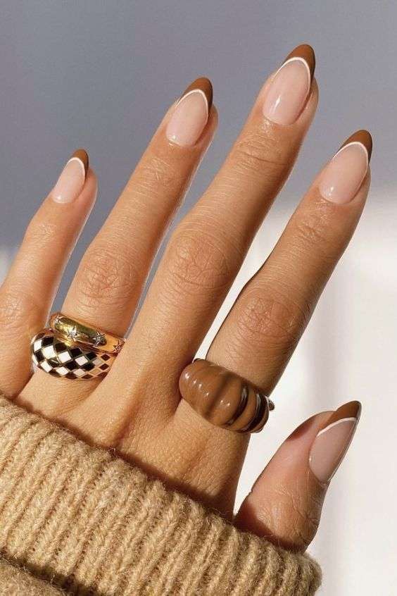 delikatne brązowe paznokcie jesienne