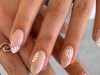 subtelne paznokcie z kwiatami
