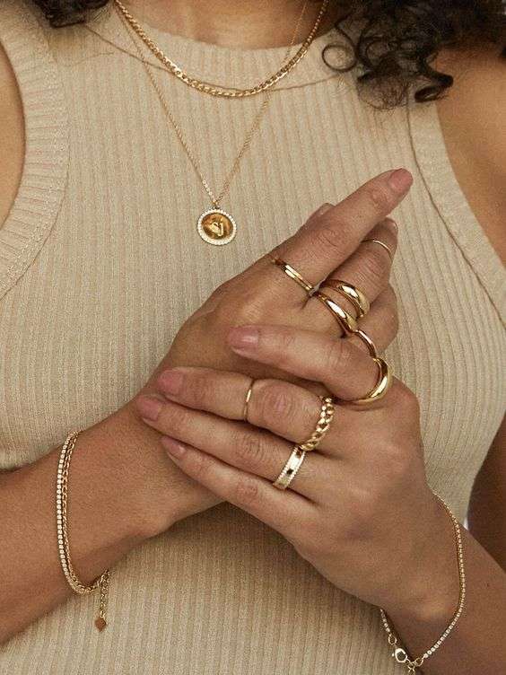 złote pierścionki biżuteria ze złota