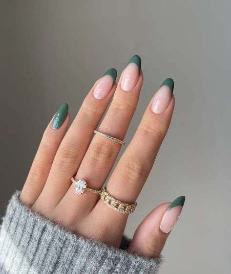 Delikatne paznokcie french zielone