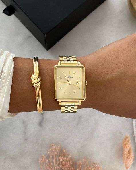 Elegancki złoty zegarek damski