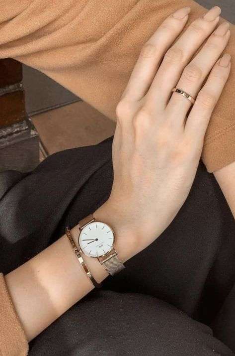 Eleganckie zegarki damskie - jak wybrać kształt