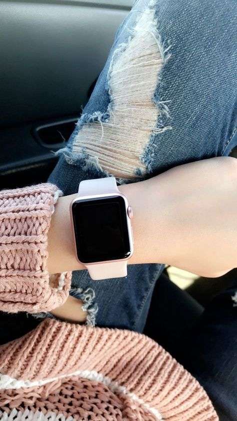Stylizacja Apple Watch 9 w kolorze różowym
