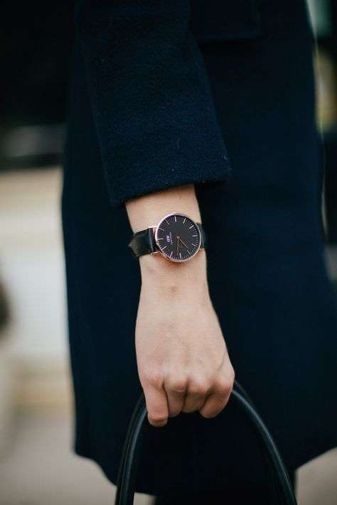 Zegarek damski czarny elegancki
