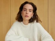 Jak stylizować biały sweter – 20 stylizacji na chłodne dni Jak stylizować biały sweter - najlepsze stylizacje