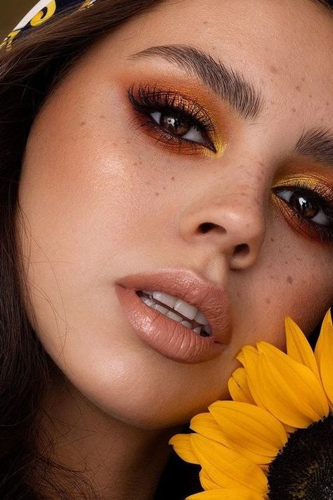 Jesienny makijaż pomarańczowy