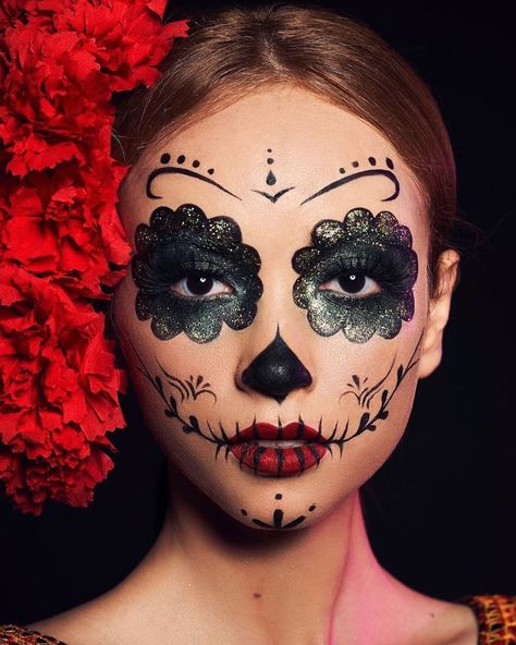 Makijaż dia de los muertos na Halloween