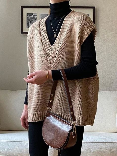 Sweter w serek jesienne stylizacje