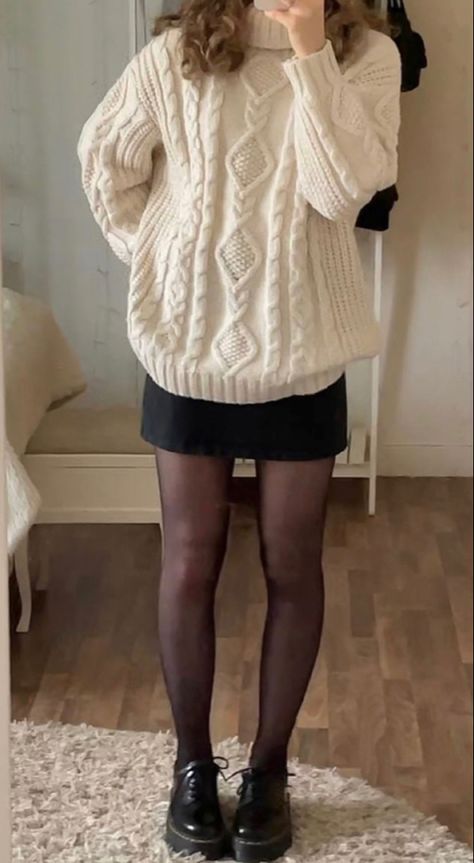 biały sweter stylizacje ze spódnicą