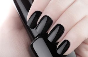 czarne paznokcie inspiracje nails art