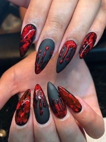 halloween krew na paznokciach