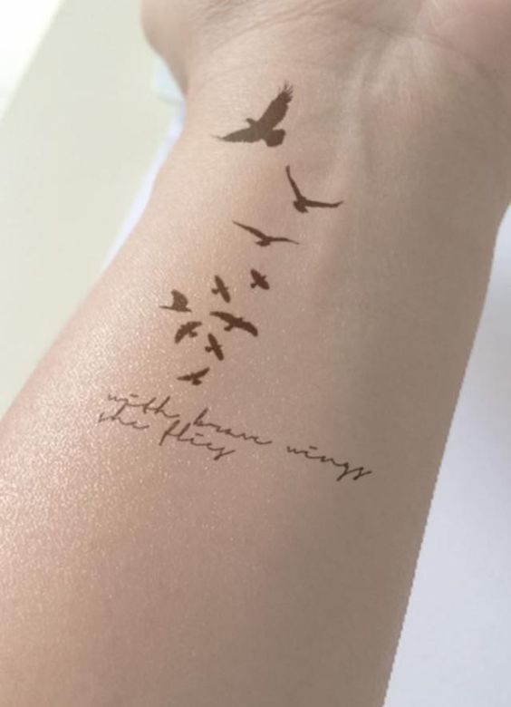 najlepsze minimalistyczne tatuaże na nadgarstku