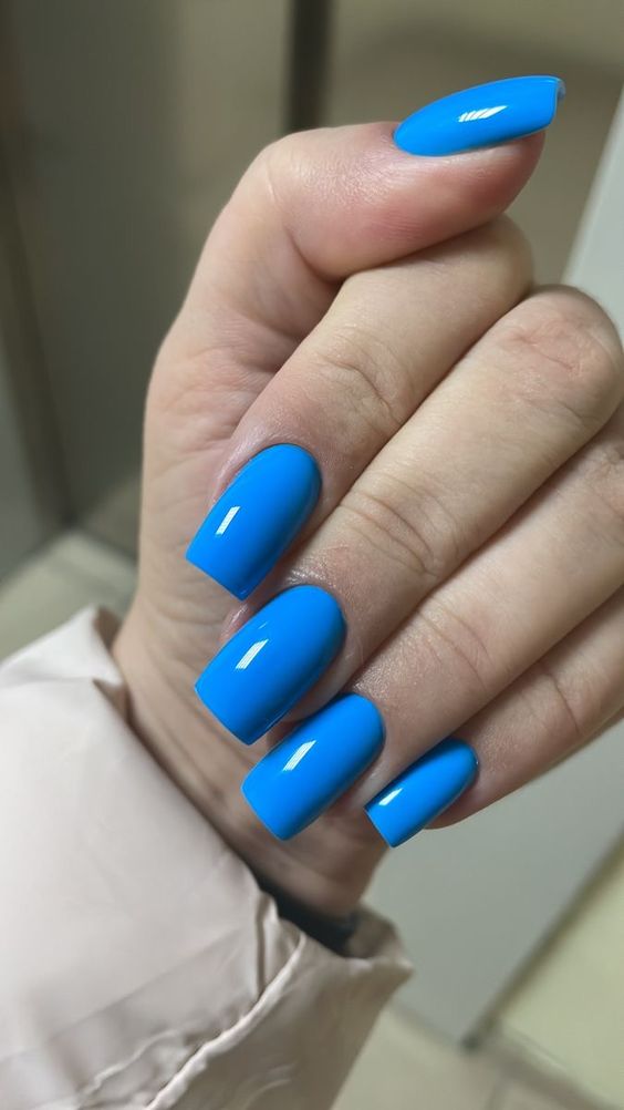 niebieskie błękitne paznokcie długie kwadratowe