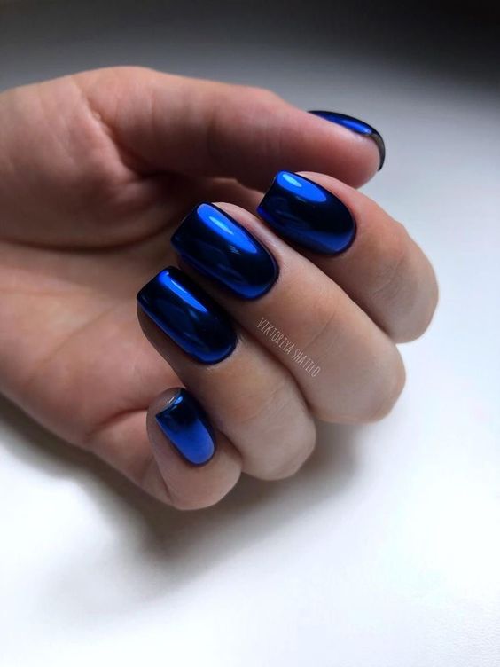niebieskie paznokcie kobaltowe