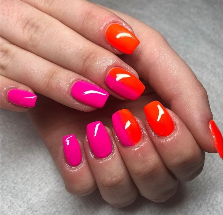 paznokcie pomarańczowe z różowym neonowe