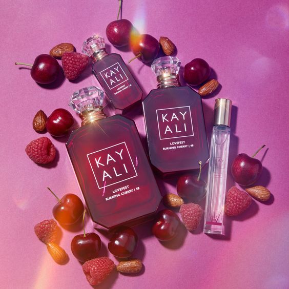 perfumy wiśniowe Kayali Fragrances - Lovefest Burning Cherry
