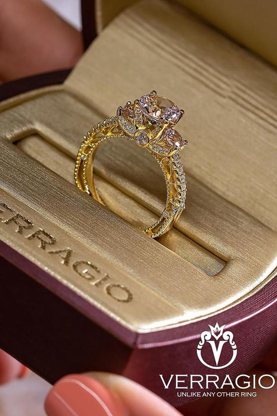 pierścionek zaręczynowy verragio złoty