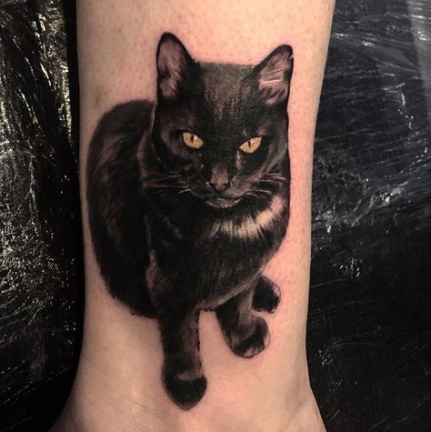 tatuaż z kotem realistyczny