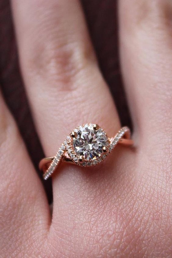 unikalny pierścionek zaręczynowy