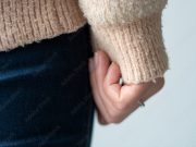 Jak usunąć zmechacenia z ubrań - poradnik