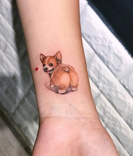 Kreskówkowe tatuaże z psem kolorowe