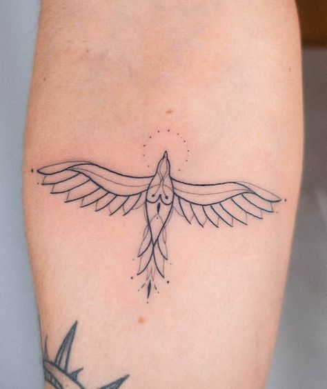 delikatny tatuaż damski ptak