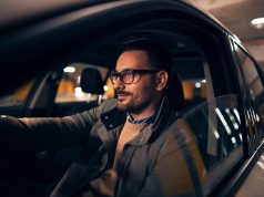 Okulary dla kierowców nocnych – jakie rozwiązania zwiększą komfort jazdy po zmroku? okulary dla kierowców nocnych