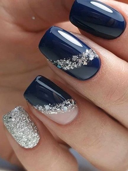 zimowe paznokcie niesbieskie z brokatem