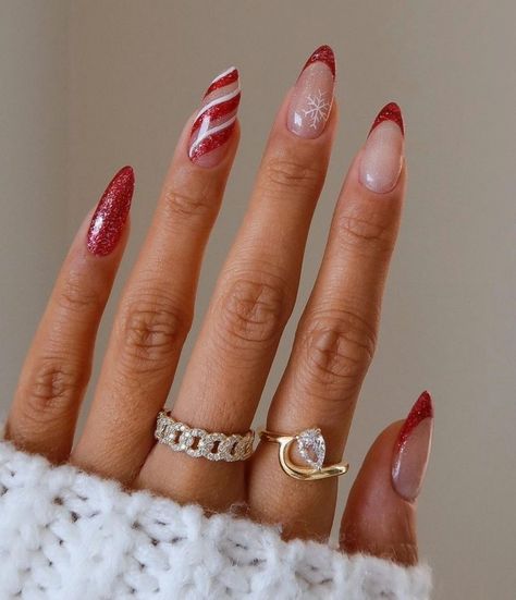 Delikatne świąteczne paznokcie french