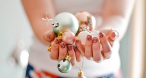 Paznokcie na Wigilię - modne stylizacje na święta