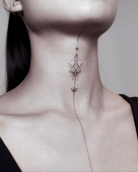 Tatuaże geometryczne na szyi linia