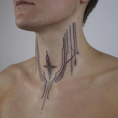 Tatuaże geometryczne na szyi męski