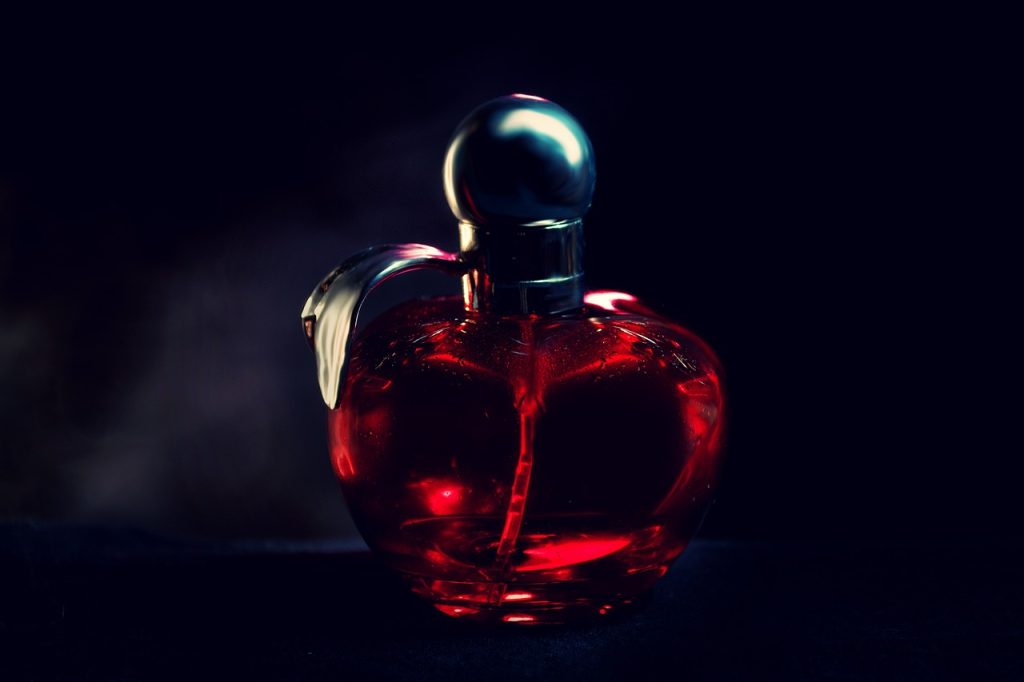 jak poznać podrabiane perfumy