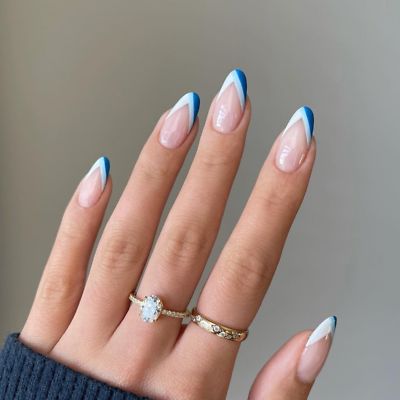 manicure niebieski french