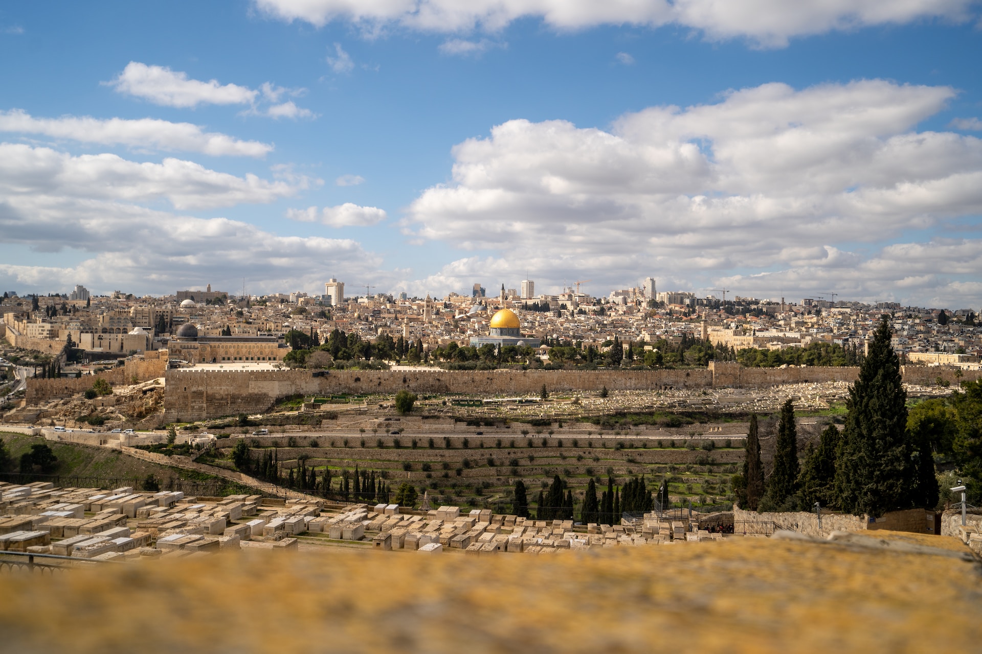 Co zabrać na wyjazd do Izraela – jakie ubrania spakować