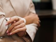 Delikatne paznokcie do pracy - TOP30 stylizacji manicure