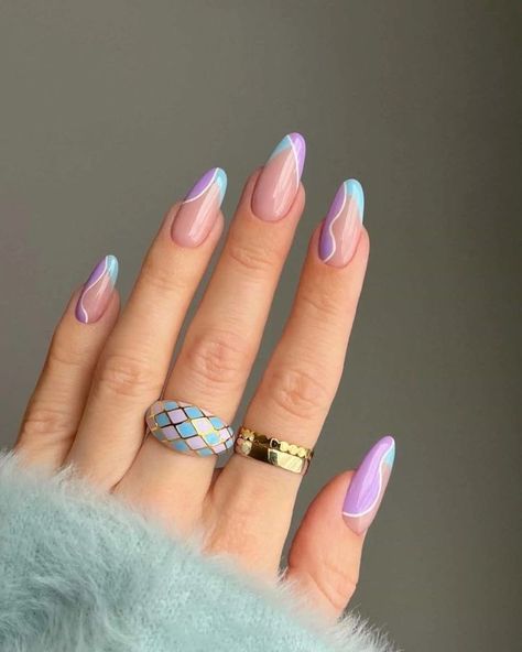 Kolorowe paznokcie pastelowe geometryczne