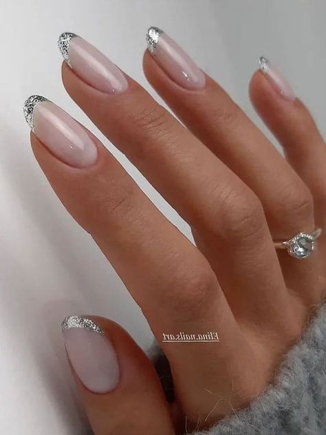 manicure ślubny ze srebrem