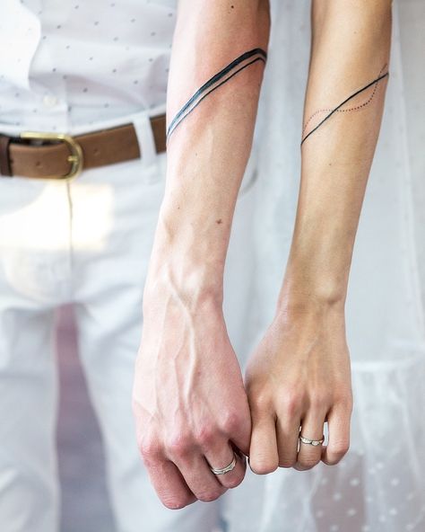 Tatuaże dla par geometryczne na rękach
