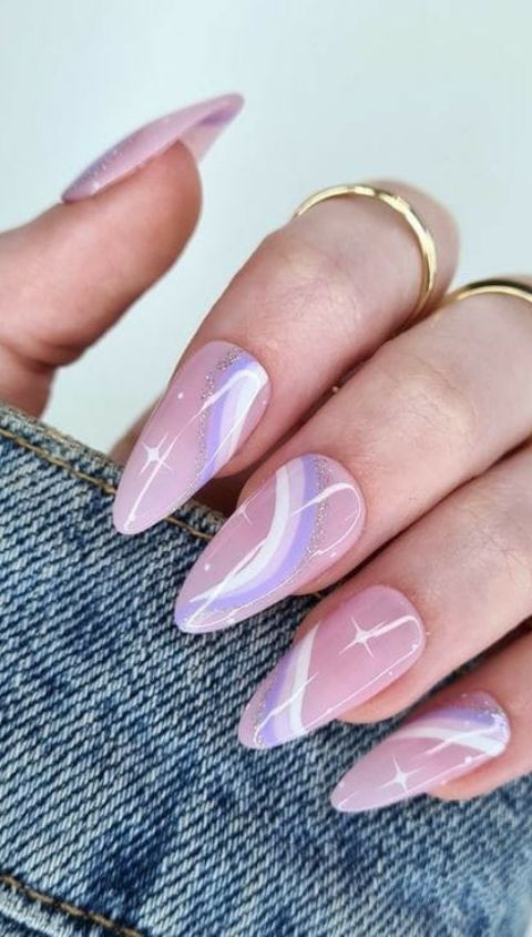 fioletowe paznokcie na wiosnę z wzorem