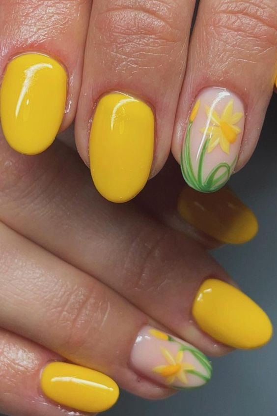 żółte paznokcie na wiosnę z żonkilem