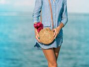 jak nosić beżowa torebkę