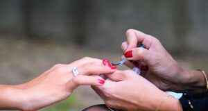 różowe paznokcie top30 stylizacji manicure