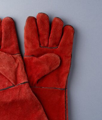 Jak wyprać zamszowe rękawiczki - kompletny poradnik